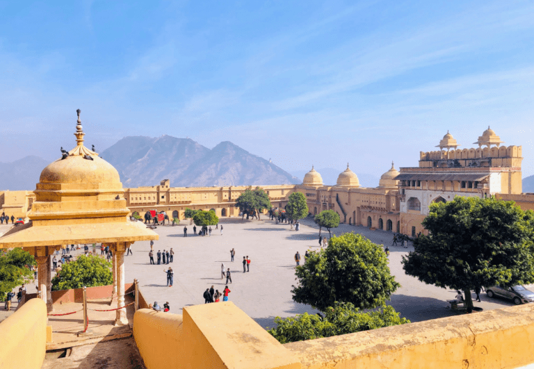 The Ultimate Jaipur Trip Guide: A Perfect Destination for Female Solo Traveler