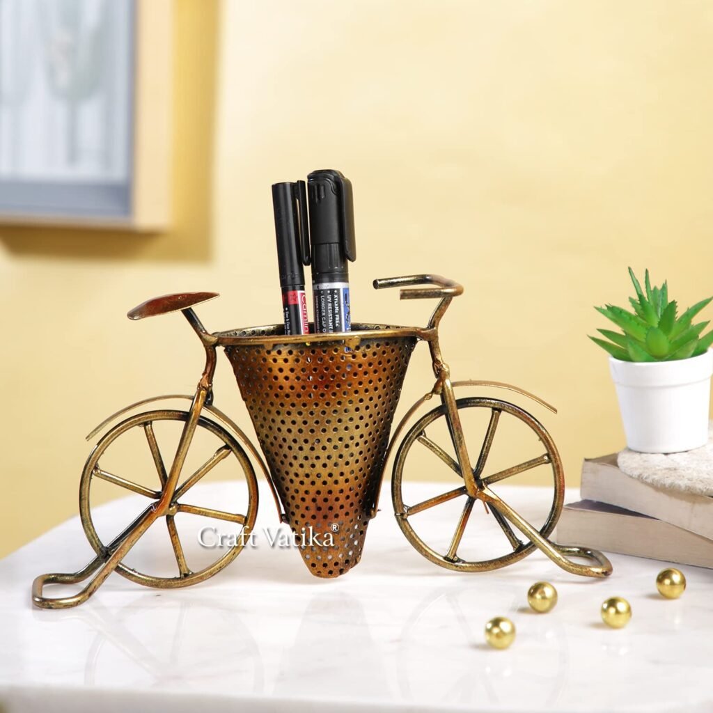 Decorative items for Bookshelf
